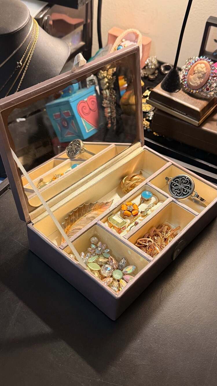 Vintage Jewelry Box Assorted Lot